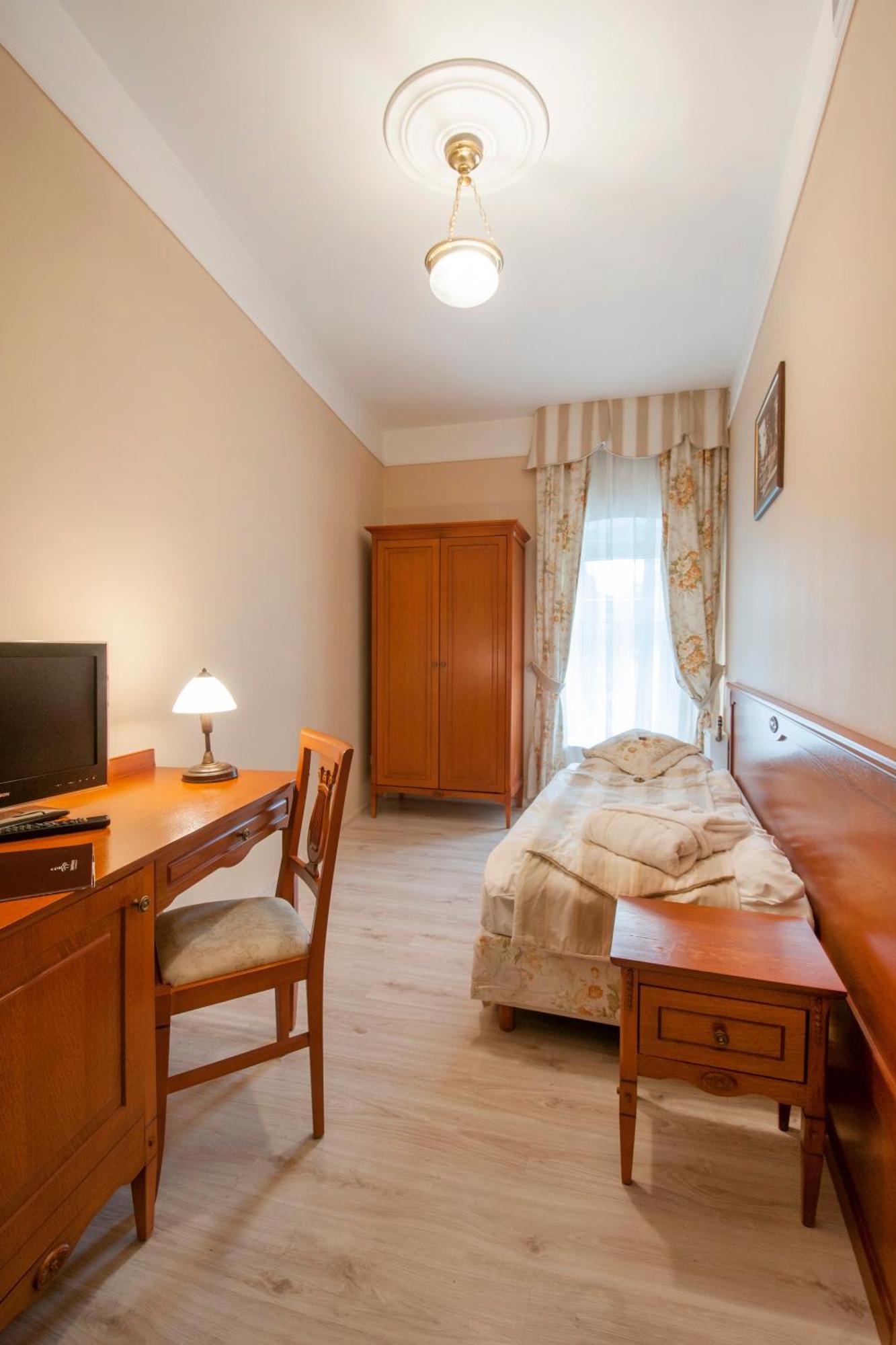 Zdroj Wojciech Aparthotel Lądek-Zdrój Buitenkant foto