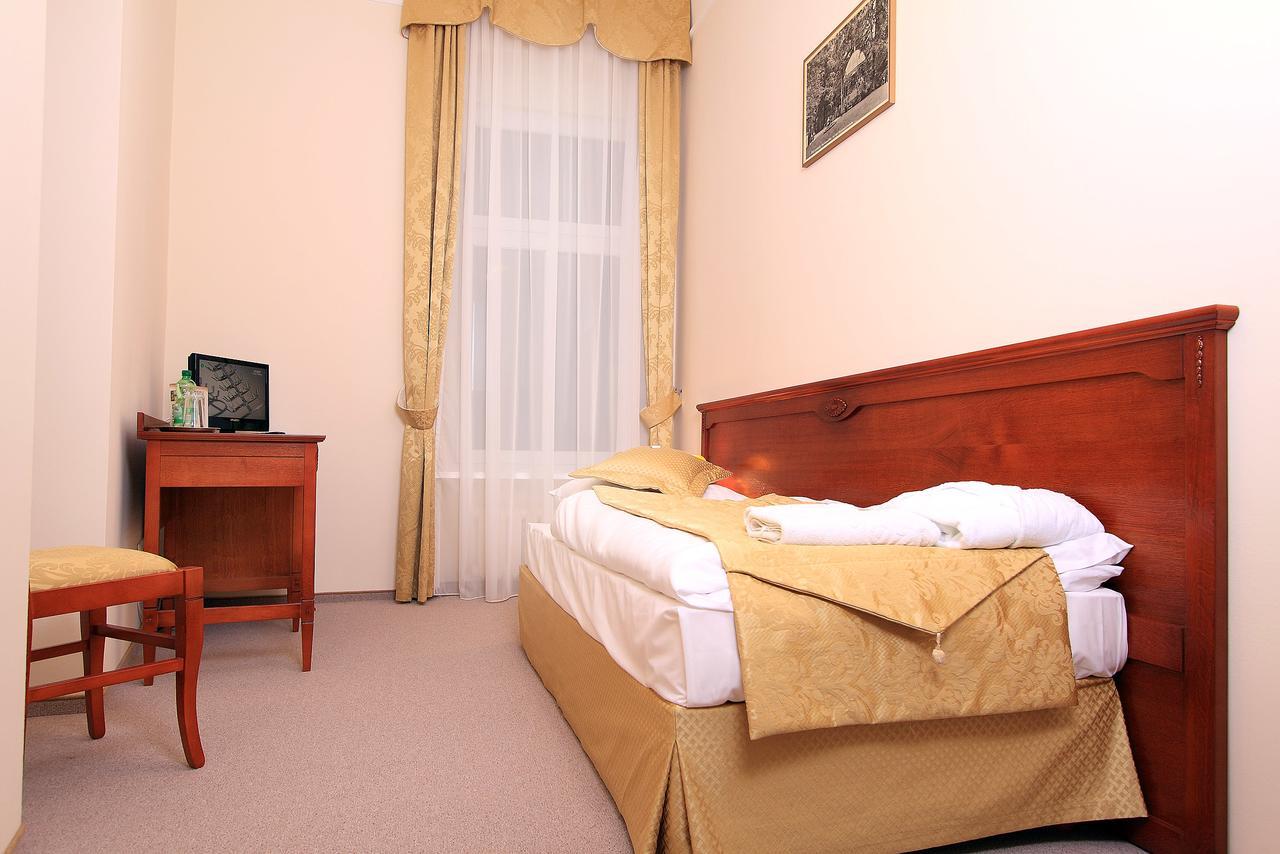 Zdroj Wojciech Aparthotel Lądek-Zdrój Buitenkant foto