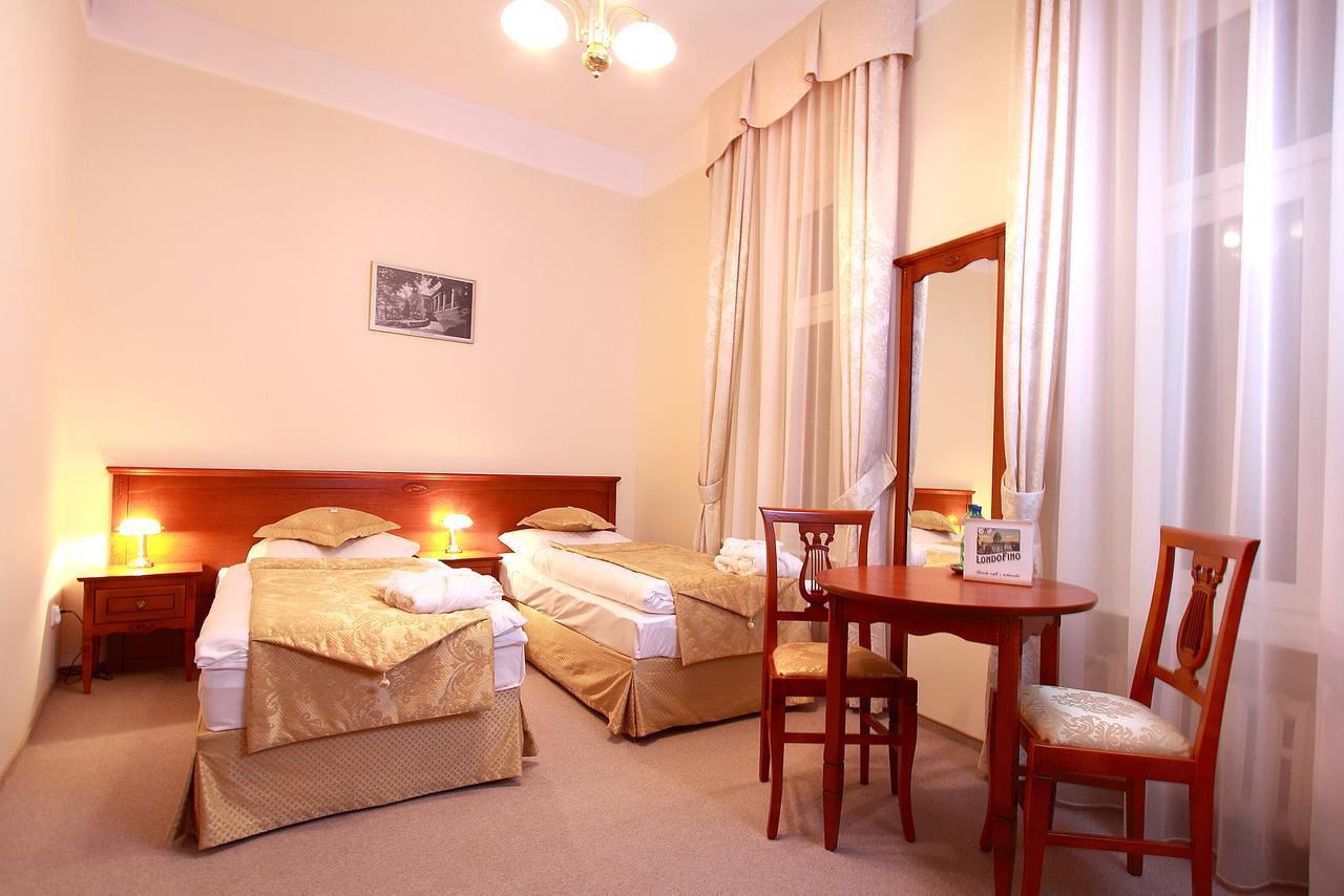 Zdroj Wojciech Aparthotel Lądek-Zdrój Buitenkant foto