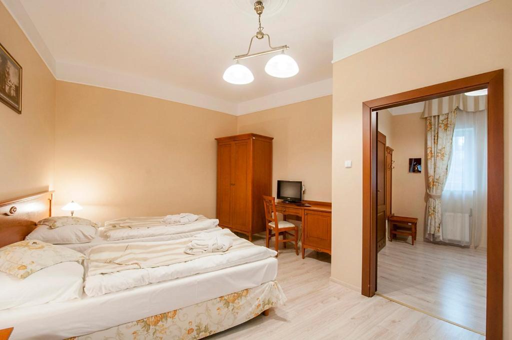 Zdroj Wojciech Aparthotel Lądek-Zdrój Buitenkant foto