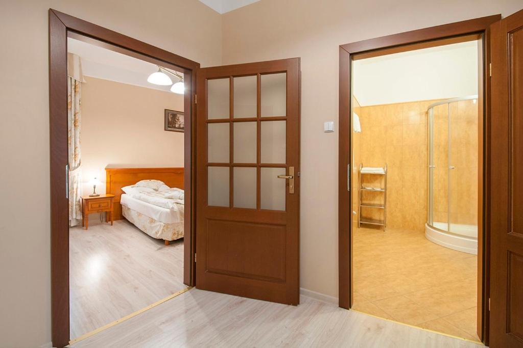 Zdroj Wojciech Aparthotel Lądek-Zdrój Buitenkant foto