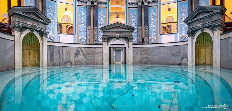 Zdroj Wojciech Aparthotel Lądek-Zdrój Buitenkant foto
