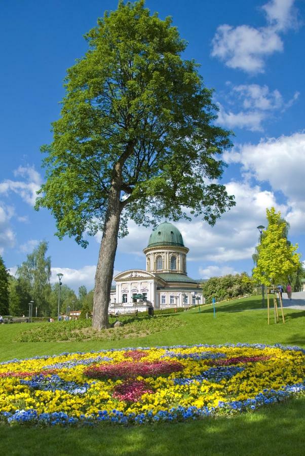 Zdroj Wojciech Aparthotel Lądek-Zdrój Buitenkant foto
